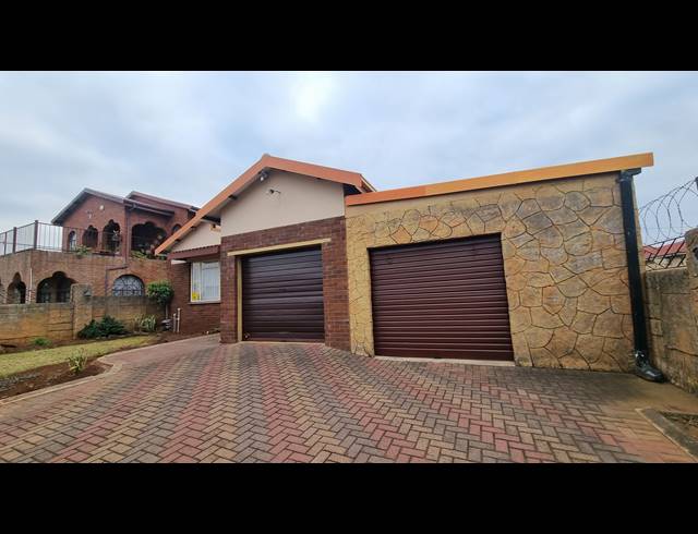 3 BEDROOM HOUSE FOR SALE IN LENNOXTON